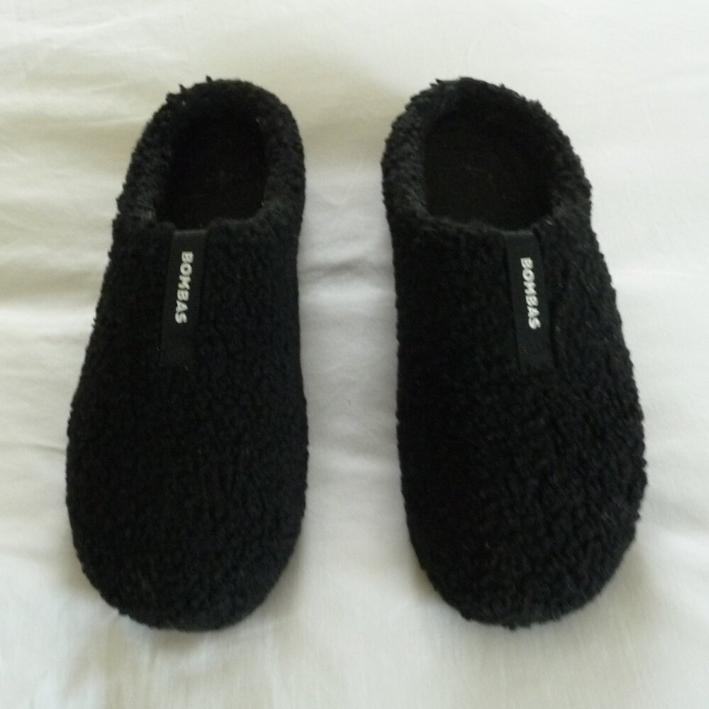 BOMBAS: THE SUNDAY SLIPPER  SIZE: 9 MEDIUM